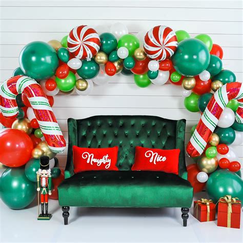 christmas balloon garland|More.